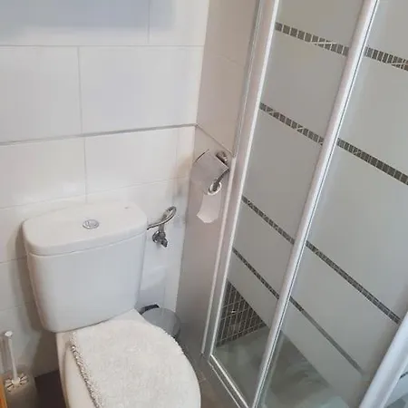 2f, Aire Acondic, 80m2, 2 Dormitorios, 4 Huespedes, Wifi Gratis