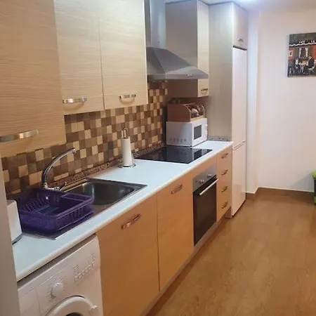 2f, Aire Acondic, 80m2, 2 Dormitorios, 4 Huespedes, Wifi Gratis Apartment